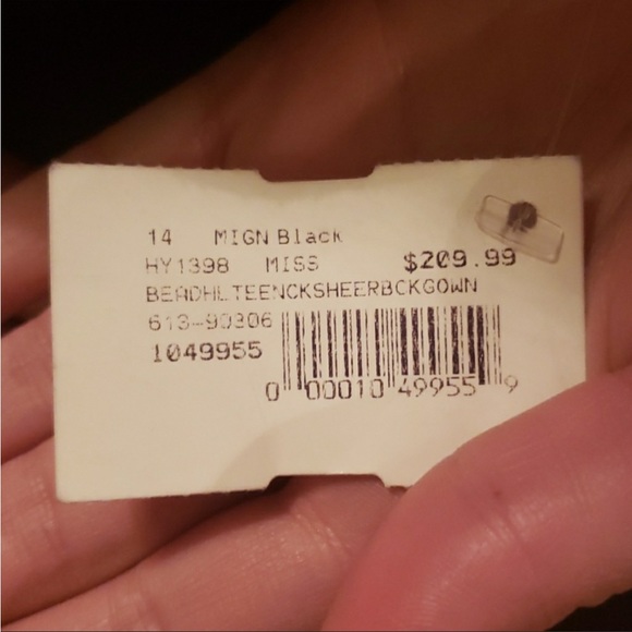 Size 14 Halter Style Black Classy Evening Gown - Picture 11 of 11